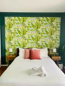 Huge Beach Bungalow- Yard, Beach Pass, King Beds - Image 3