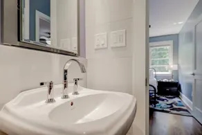 818 Queen St · Relaxing Cozy Apartment in Downtown Cola - Image 5