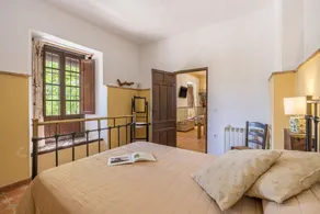 Holiday Home 'Cortijo El Llano' with Mountain Views, Private Pool & Wi-Fi - Image 5