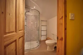 Host & Stay - The Red Brick Barn - Image 5