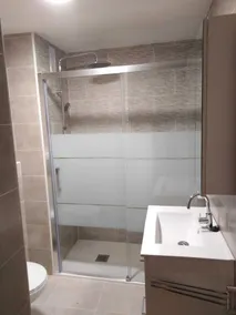 Dans la plage de luxe ensoleillé et spacieux 3 sl. peigner / 2 salles de bain. appartement avec vue sur la mer limitée - Image 3