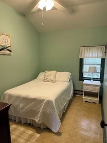 Charming, Lakefront Cottage With Mountain View’s - Image 5