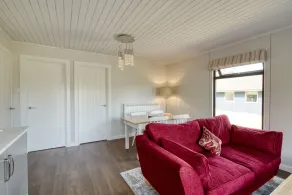 2 bedroom lodge with stunning loch mountain views - Image 5
