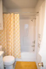Beautifully Remodeled 3-Bedroom Cozy Home!! - Image 5