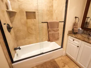 Private Luxury Retreat in Secured Oasis - Image 5