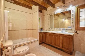 Villa 'Na Pont' with Pool, Garden, Terrace and Wi-Fi - Image 4