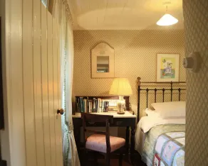 Thatched Irish Cottage in Beautiful and Tranquil Countryside - Image 4