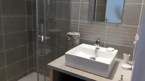 Maisonnette pour 2 au calme avec Jardin + WIFI proche de la plage - Image 2