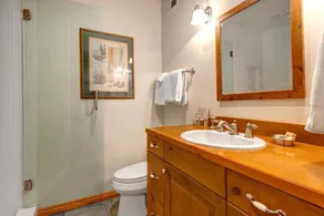 KBM Resorts Private Home Complimentary Deer Valley Winter Shuttle Hot Tub Mountain views Wood Fireplace 2 Family Rooms PAC-2410 - Image 4