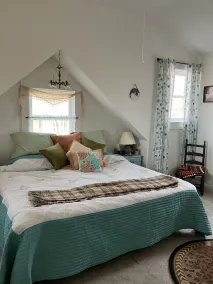 2 Story Beach House with full screen porch - Short walk to beach - Image 4