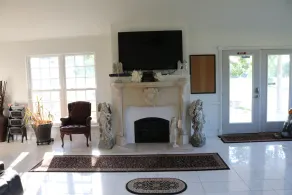 Sandy Beaches-Lake Access 6000 sq. ft. --Sleeps 25  9 bedrooms, 4 bathrooms - Image 4