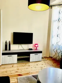 Homerez - Apartamento Encantador em Sofia, 100m², Varanda - Image 2