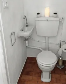 Spacious and Sunny Flat with Balcony Views, 4BD, 1.5 BT, Free Parking, Free Wifi - Image 3
