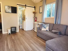 Cozy Tiny House Retreat - 4 Minutes from Village - Image 3