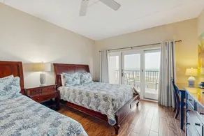 Ocean Front Hotel Side Condo with Balcony, WiFi & Shared Pool - Image 4