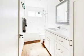 Beachside Hideaway- Right on Neptune Ave- 7 min walk to beach access - Image 4
