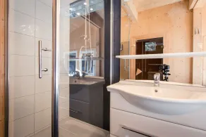 Chalet # 25 with sauna and indoor whirlpool - Image 5