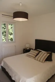 Annexe de mas provençal avec jardin et piscine privee et chauffee - Image 3