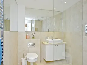 2 bedroom accommodation in Sturminster Newton - Image 5