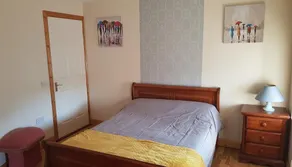 Apartment Sleeps 7 with Mezzanine - Image 3