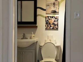 Stylish 1-BDRM, Prime Location - Image 3