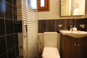 First floor independent apartment with amazing views & private pool in Pessada - Image 3