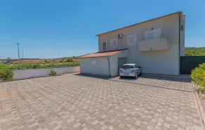 Gorgeous home in Dubrava - Image 5