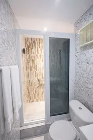Cosy & Stylish Studio at Turtle Beach Towers - Pool, Beach & Town Nearby - Image 2