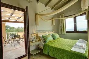 Apartamento vacacional con barbacoa, piscina privada y jardín | Vistas al mar - Image 5