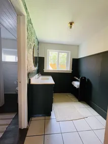 Eclectic cottage, steps from downtown - Image 3