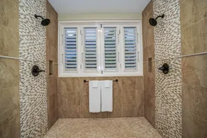 New 4 bedroom villa with infinity pool. 4 minute walk to Beach! - Image 2