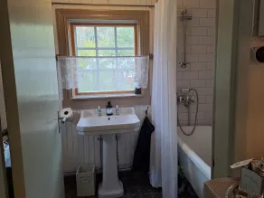 Holmåkra long stay by House Viola, 3 bedroom entire house in Bodafors, sleeps 7 - Image 4