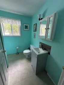 3Bd, 1 bath camp on Frye Island close to Beach 6 with screened-in porch! - Image 2
