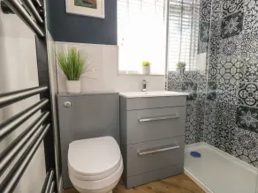 THE WILLOWS, family friendly, with a garden in Preston - Image 3