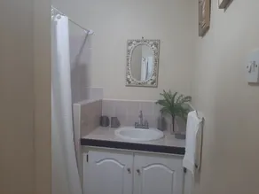 Rosa's Apartment - Clean, Comfort and Convenience - Image 2