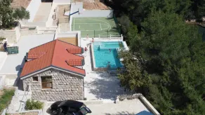Beachfront Villa Brulupes - Image 4