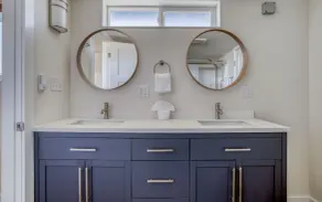Beautiful Classic Beachfront Three-Bedroom Near Manzanita Golf Course! - Image 2