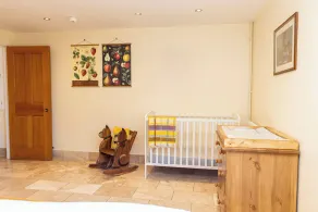 Gather & Unwind: Gardens, Woodlands & Tennis cottages. - Image 2