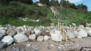 Romantic 4 1/2 Stars Art House by the Sea in Cape Breton - Image 2