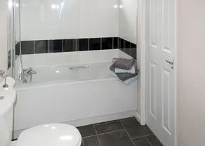 2 bedroom accommodation in Earl Shilton - Image 2