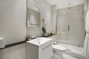 Queensgate Court Apartments - Image 3
