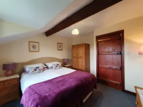 Cottage-Private Bathroom-The Granary - Image 4