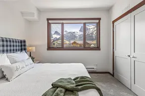 Beautiful Peak Vista - 2BR w Stunning Mt Views - Image 4
