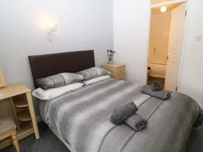 RUNNING WATERS, pet friendly, with pool in Callington - Image 4