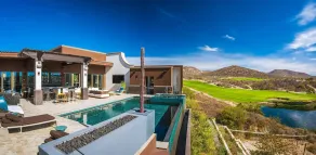 Contemporary 5BR Villa Sleeps up to 16! - Image 2