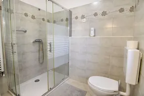 Apartment mit zwei Schlafzimmern, Stadtzentrum, Umag, nahe dem Strand, WiFi - Image 4
