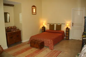 An old farmhouse, the MAS VALERIAN, fully renovated on a 8 hectares property - Image 5