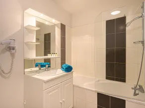 Apartment Stay for 4 in Plescop - Image 2
