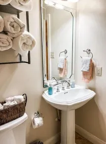 Pet Friendly Tranquil Cottage with Fire-Pit & Hot Tub Minutes to BEACHES - Image 4
