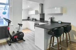 Host & Stay - Thurstane Street - Image 4